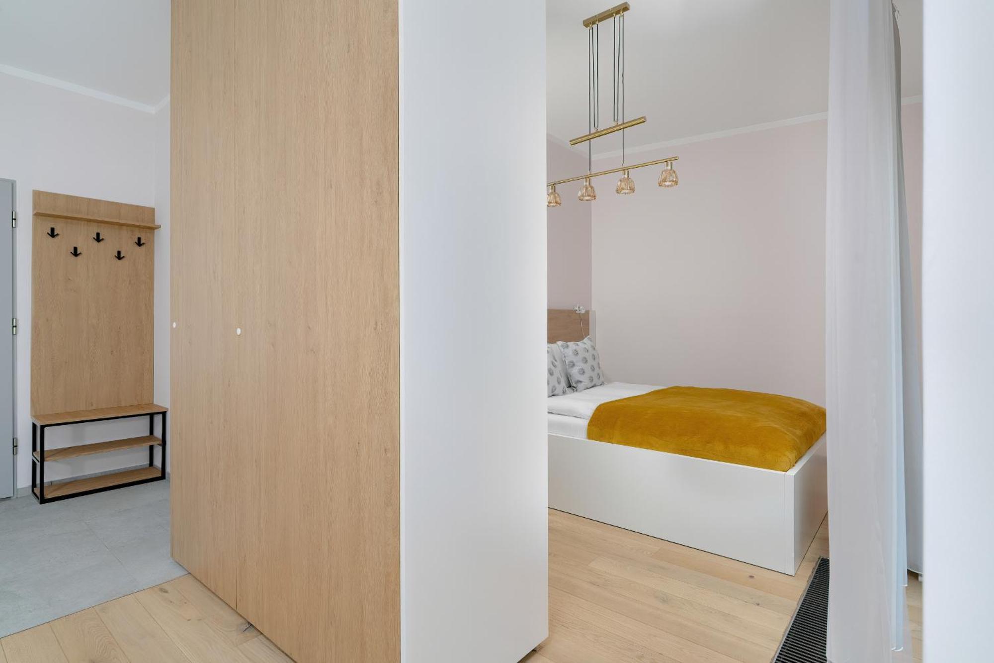 Apartment With Balcony And Free Parking In Poznan By Noclegi Renters Buitenkant foto